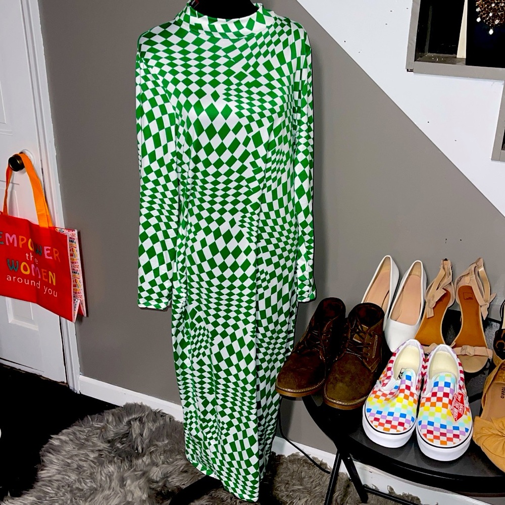 Green and white maxi